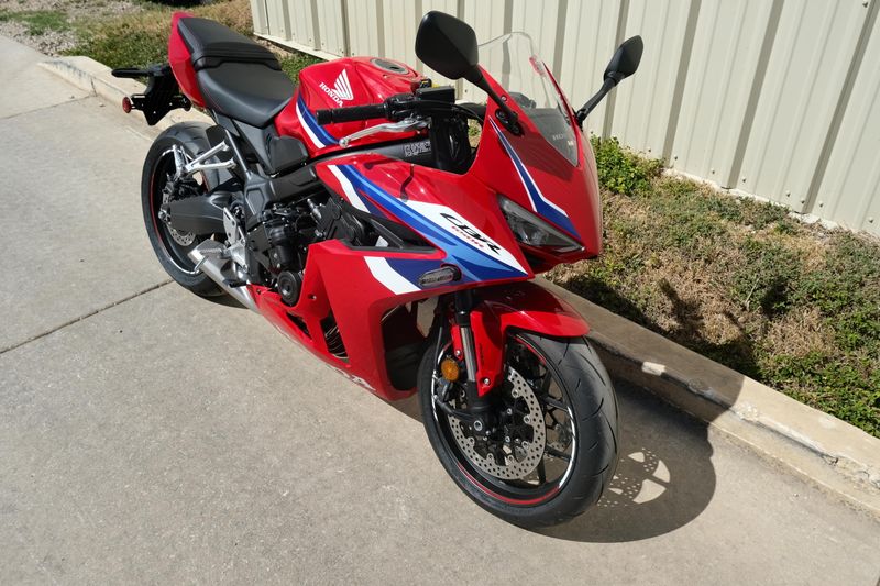 NEW 2025 HONDA CBR650R ECLUTCH Image 1