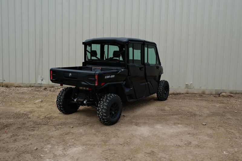 NEW 2026 CAN-AM DEFENDER MAX XT CAB HD11 WITH 1025 INCH TOUCHSCREEN Image 5