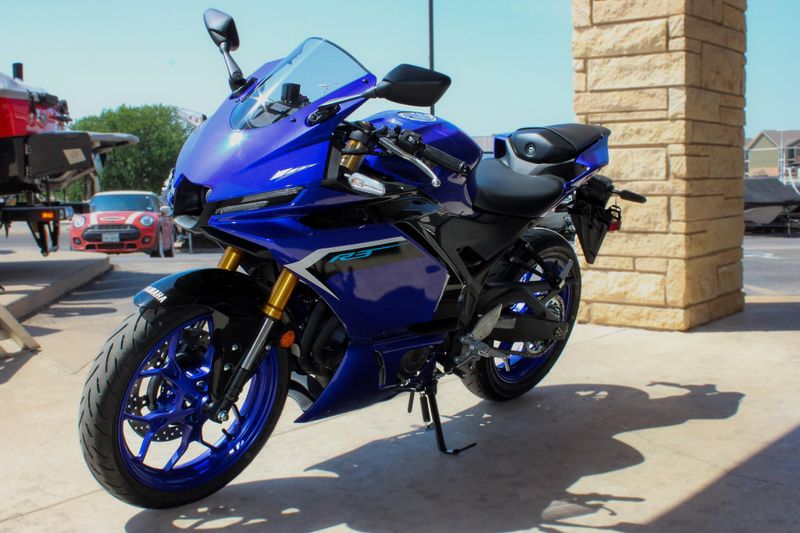 2025 Yamaha YZFR3 ABS TEAM BLUE Image 5
