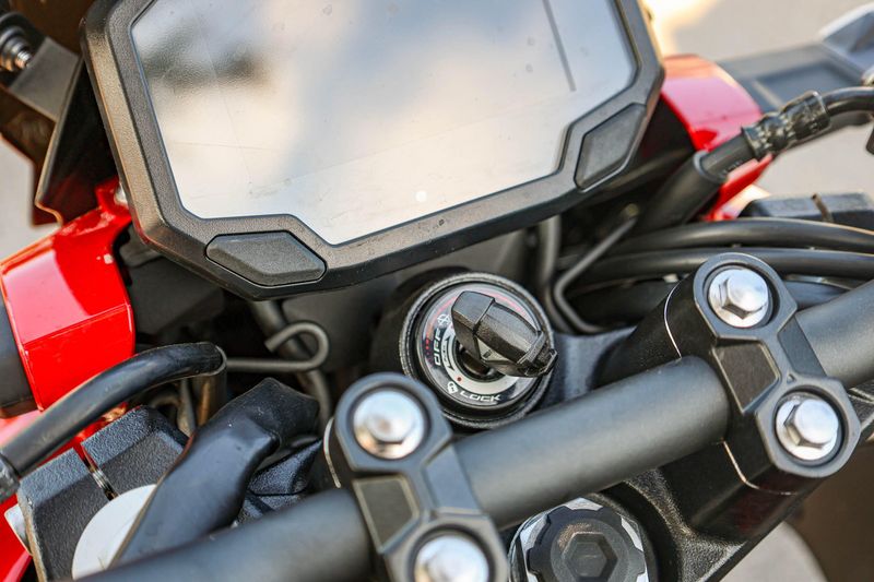 USED 2025 KAWASAKI Z500 SE ABS Image 27