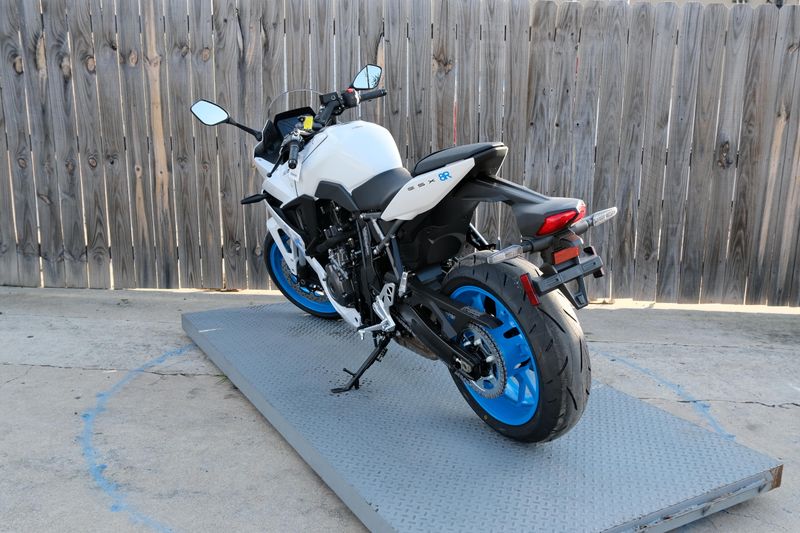 NEW 2026 SUZUKI GSX8R Image 5