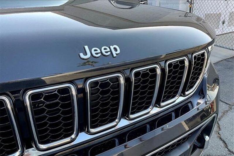 Used 2022 Jeep Grand Cherokee L OverlandImage 30