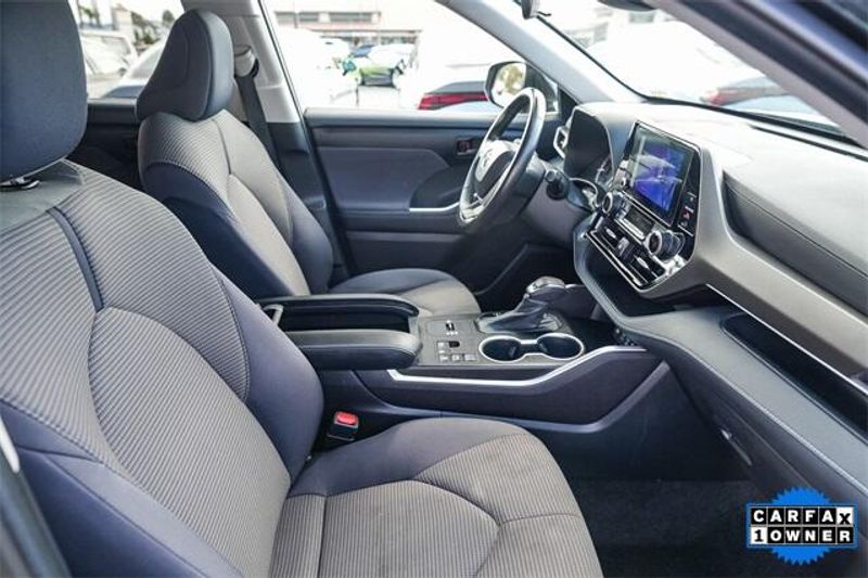 Used 2023 Toyota Highlander LImage 17