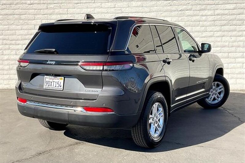 2023 Jeep Grand Cherokee LaredoImage 13