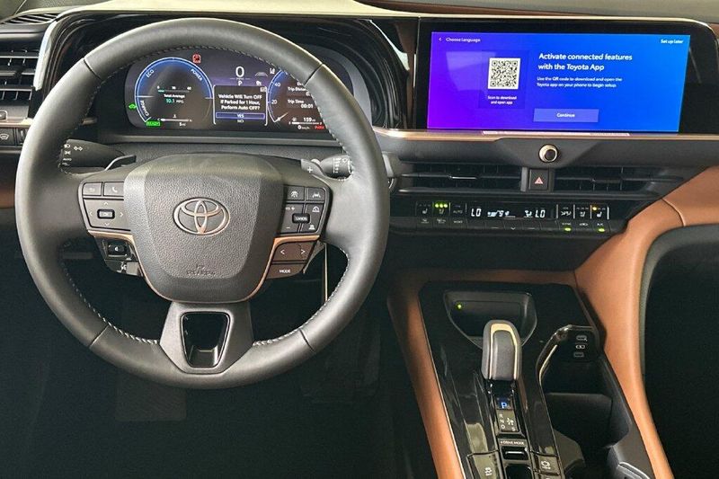New 2026 Toyota Crown Signia XLEImage 15