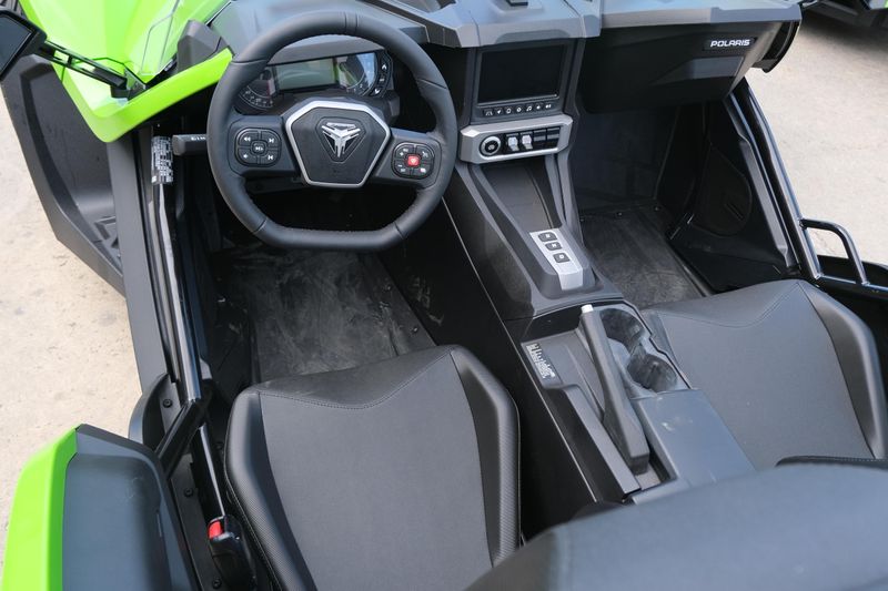 NEW 2025 POLARIS SLINGSHOT SL AUTODRIVE Image 16