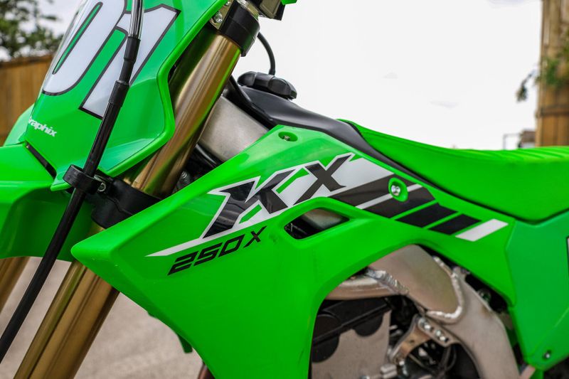 2025 Kawasaki KX 250X Image 11
