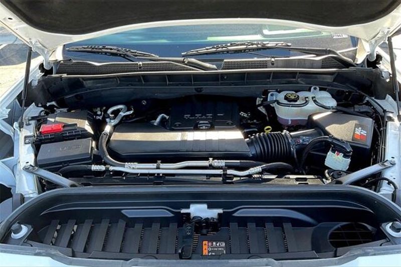 Used 2024 GMC Sierra 1500 ElevationImage 9