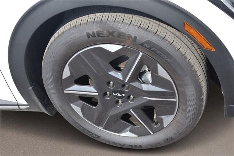 New 2025 Kia EV6 LightImage 11