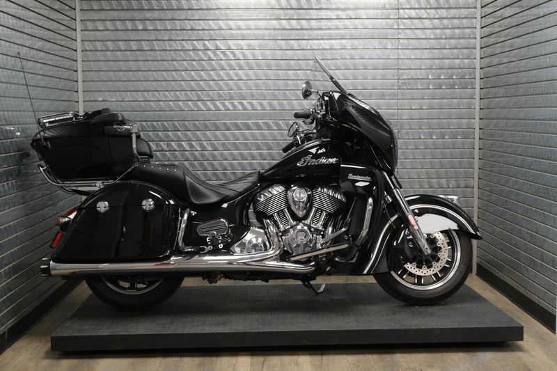 USED 2022 INDIAN MOTORCYCLE ROADMASTER Image 2
