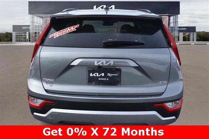 New 2025 Kia Niro LXImage 4