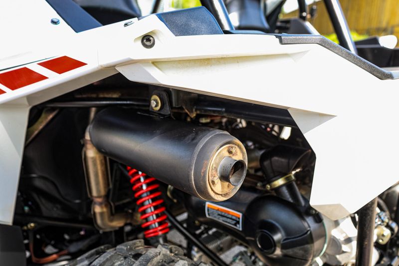 2022 Polaris RZR 200 EFI  WHITE LIGHTNING Image 13