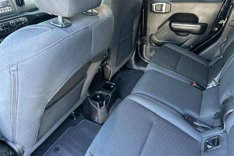 2020 Jeep Gladiator Sport S photo 12