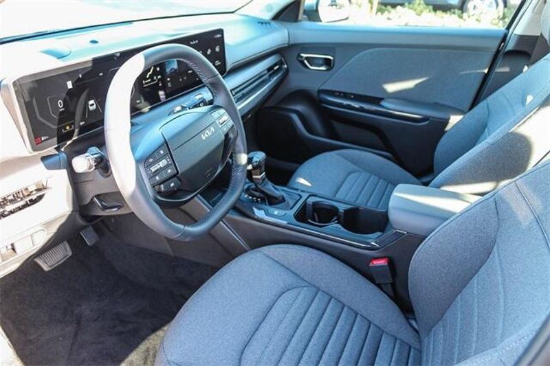 New 2025 Kia K4 EXImage 10