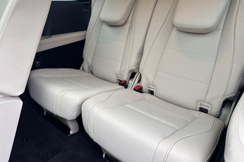 Used 2025 Mercedes-Benz GLS 450Image 17