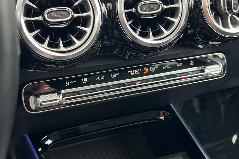 2023 Mercedes-Benz EQB 300Image 24