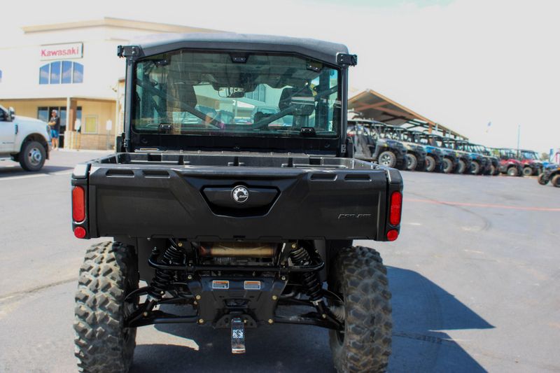 2023 Can-Am DEFENDER MAX LTD HD10 BACKWOODS CAMO Image 2