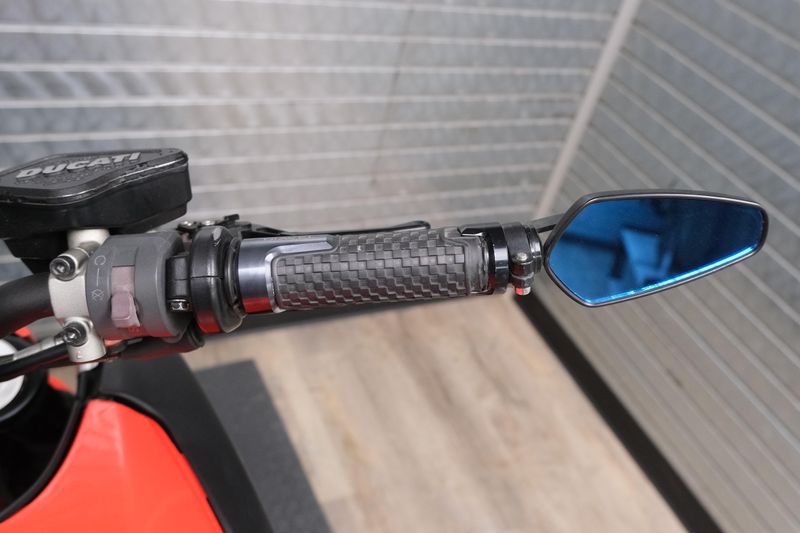 USED 2015 DUCATI DIAVEL Image 17