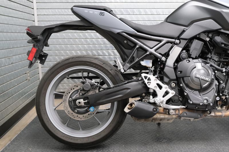 USED 2024 SUZUKI GSX8S Image 12
