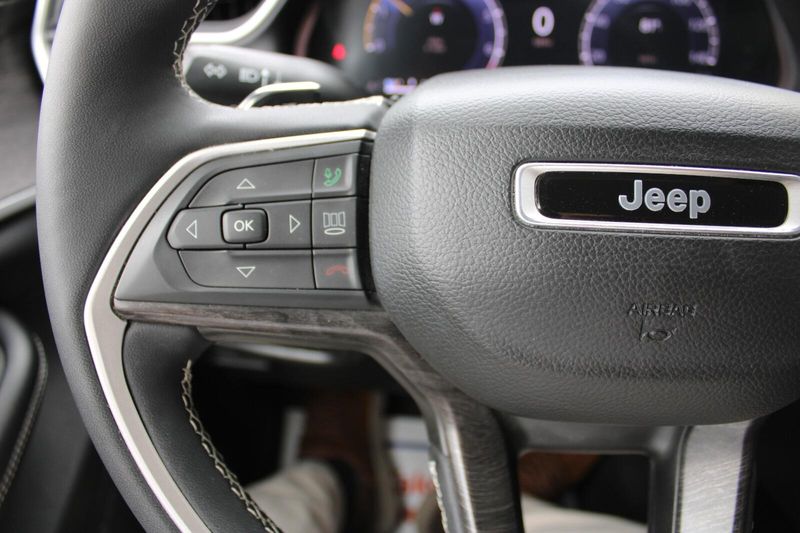 2023 Jeep Grand Cherokee L photo 14