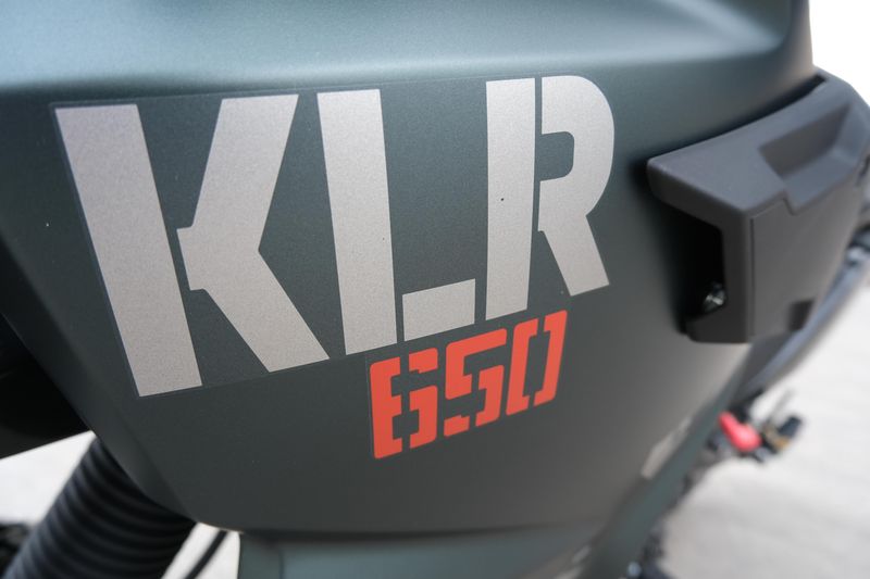 2025 Kawasaki KLR 650 METALLIC MATTE OLD SCHOOL GREENImage 7