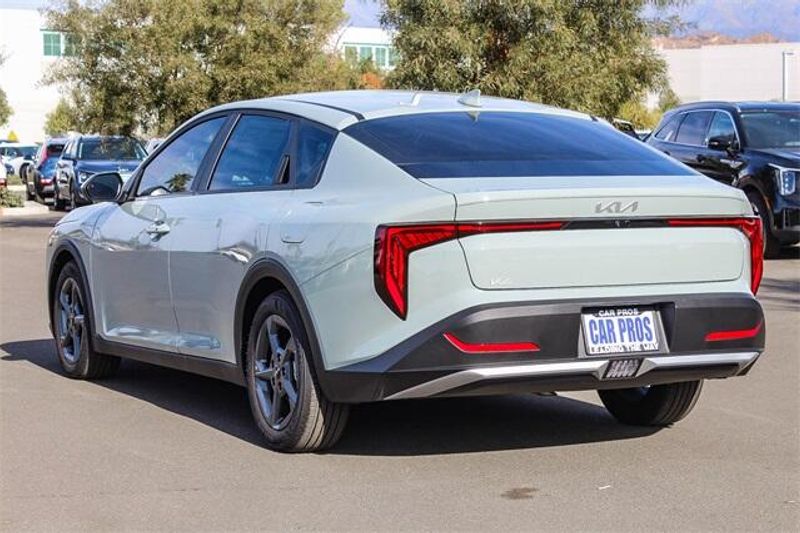 New 2025 Kia K4 LXSImage 15