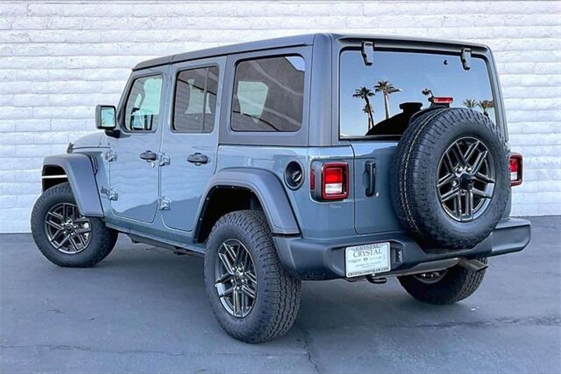2025 Jeep Wrangler Unlimited Sport S photo 2