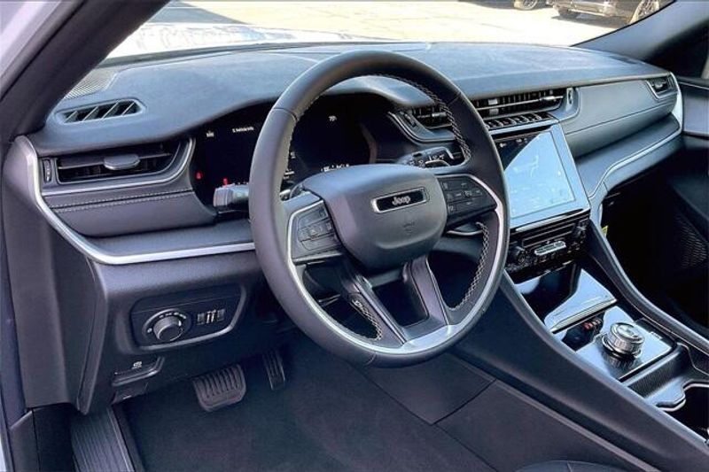 New 2025 Jeep Grand Cherokee Image 6