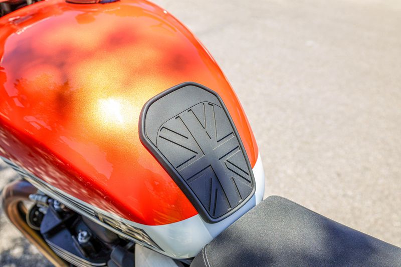 USED 2025 TRIUMPH SPEED TWIN 1200 Image 2