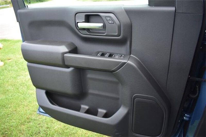 2024 Chevrolet Silverado 1500 CustomImage 32