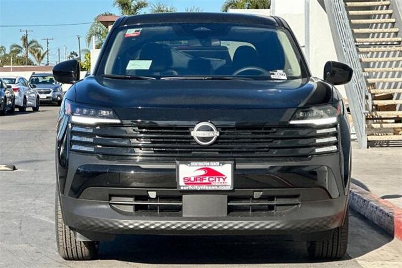 2025 Nissan Kicks SVImage 6