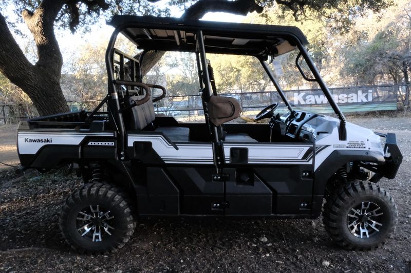 2025 Kawasaki MULE PROFXT 1000  PLATINUM RANCH EDITION METALLIC STARDUST WHITEImage 14