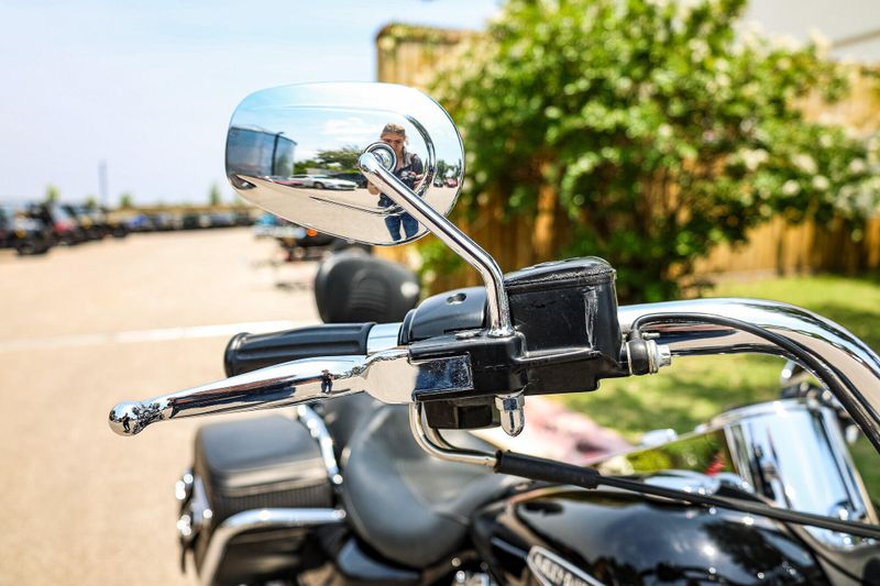 2007 HARLEY ROAD KING CLASSIC  BLACK Image 4