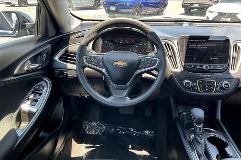 2023 Chevrolet Malibu LTImage 4