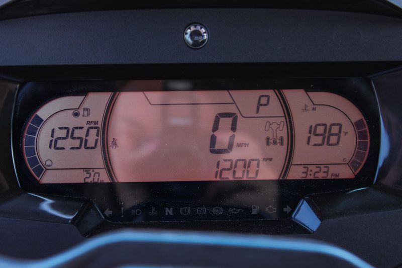 2025 Can-Am DEFENDER MAX LIMITED CAB HD10 DESERT TAN AND STEALTH BLACK Image 20