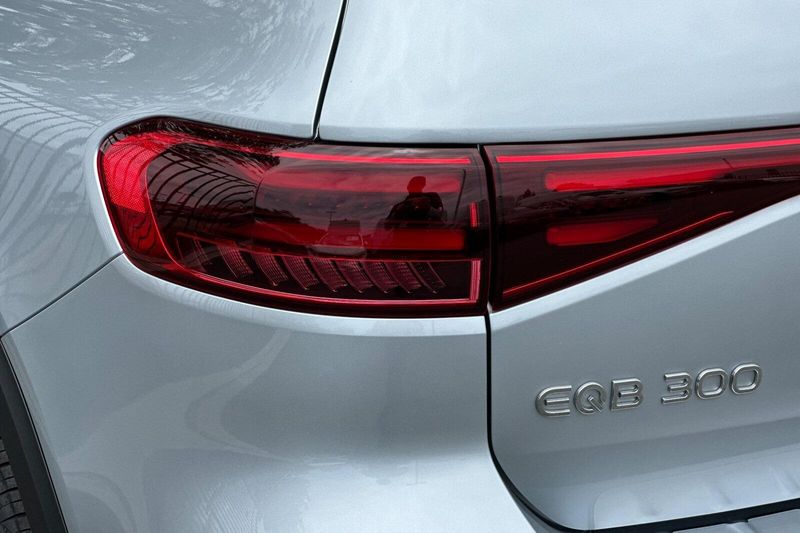 2024 Mercedes-Benz EQB 300Image 33