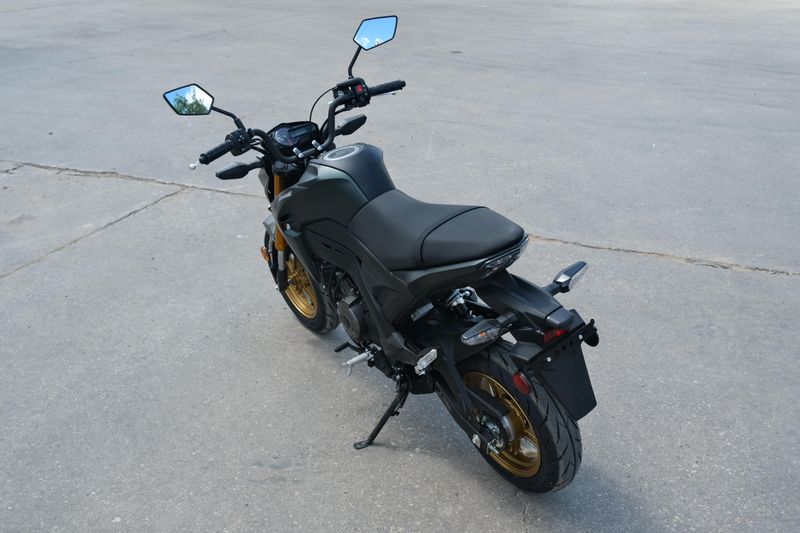 2025 Kawasaki Z125 PRO METALLIC MATTE OLD SCHOOL GREEN Image 7