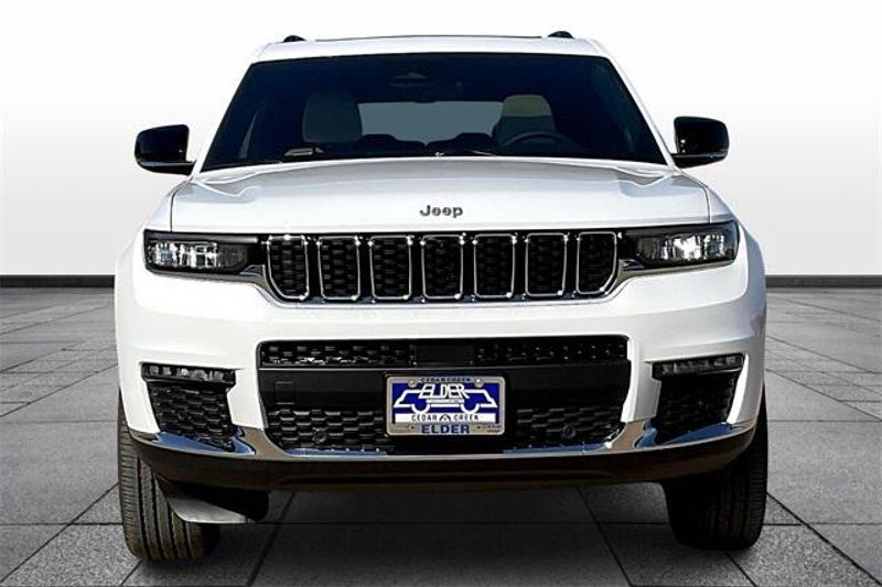 2025 Jeep Grand Cherokee L Limited 4x4Image 5