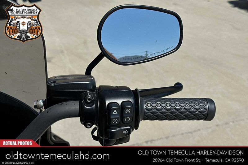 2022 Harley-Davidson Road King in a Black exterior color. BMW Motorcycles of Temecula – Southern California (951) 506-6903 bmwmotorcyclesoftemecula.com 