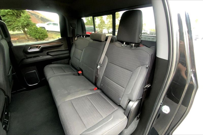 2023 Chevrolet Silverado 1500 LT photo 23