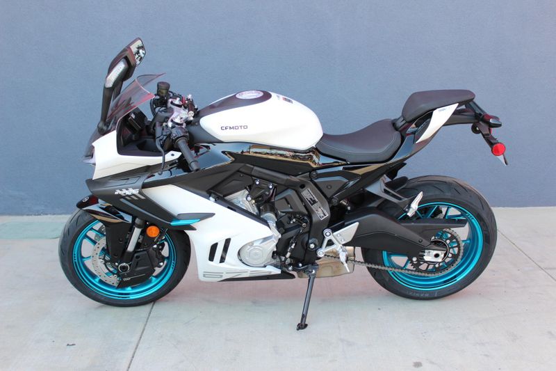 2025 CFMOTO 675SS Image 8