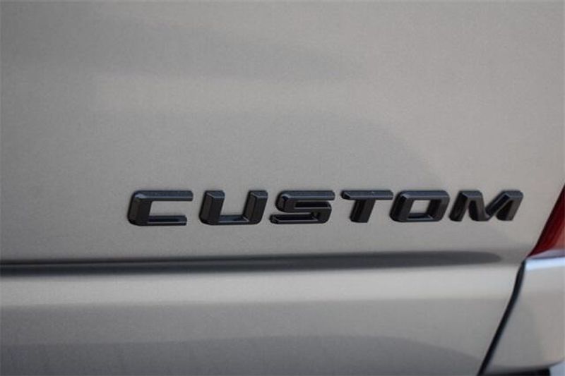 2025 Chevrolet Silverado 2500HD CustomImage 19