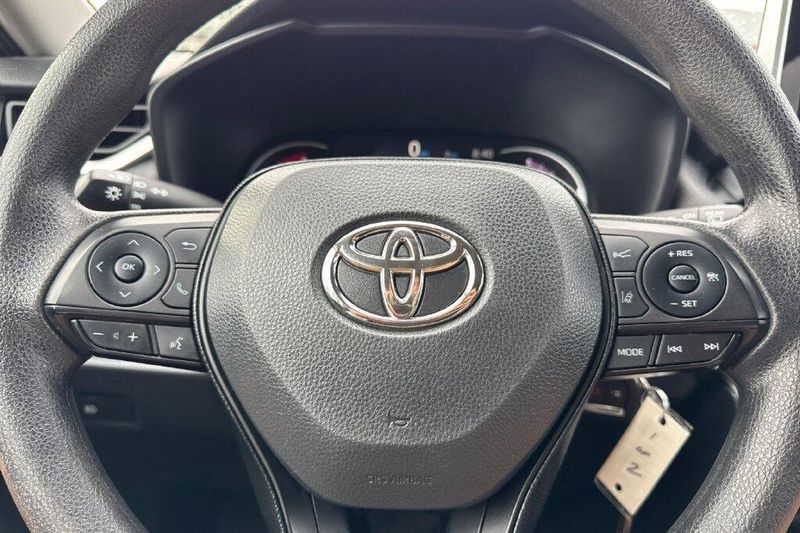 Used 2023 Toyota RAV4 LEImage 21