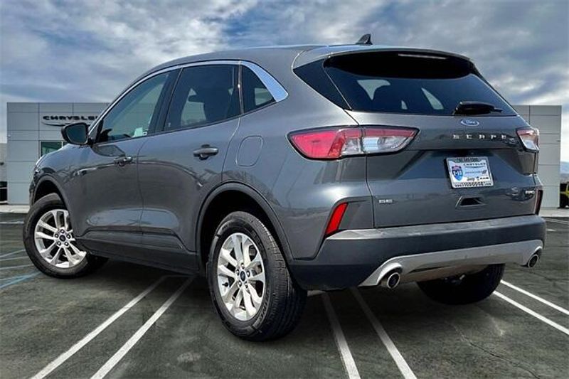 Used 2022 Ford Escape SEImage 10
