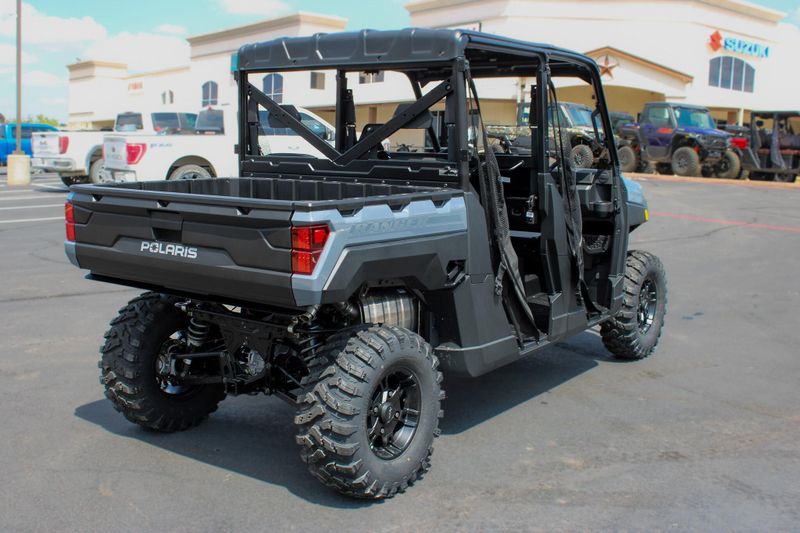 NEW 2026 POLARIS RANGER CREW XP 1000 PREMIUM  in a STEALTH GRAY exterior color. Family PowerSports (877) 886-1997 familypowersports.com 