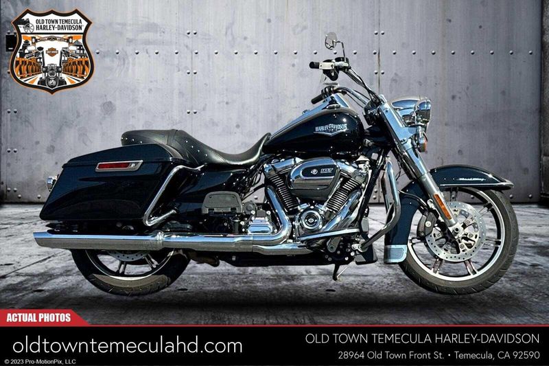 2021 Harley-Davidson Road King in a Black exterior color. BMW Motorcycles of Temecula – Southern California (951) 506-6903 bmwmotorcyclesoftemecula.com 