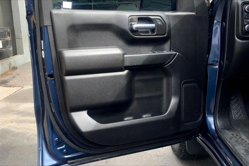 2022 Chevrolet Silverado 1500 Custom photo 22