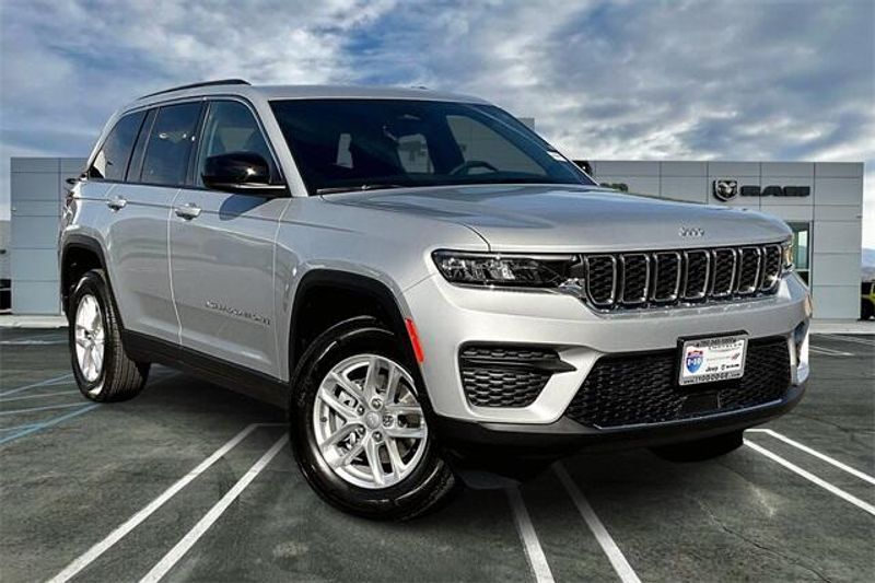 2025 Jeep Grand Cherokee Laredo X 4x4Image 14