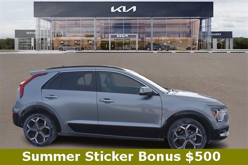 2025 Kia Niro EX TouringImage 2