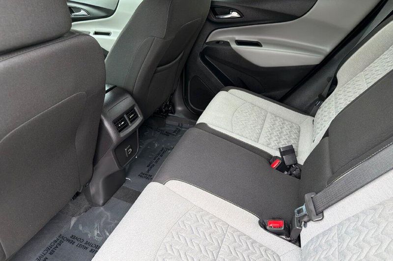 Used 2024 Chevrolet Equinox LTImage 11